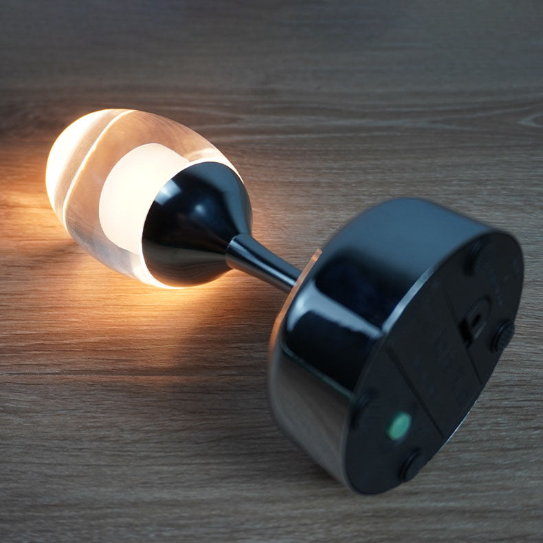 Chromowana lampka nocna LED w kształcie kieliszka do wina, z USB | elesira