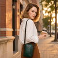 VeroLuxe – Leren crossbodytelefoontas met vintage olieafwerking en verstelbare band | elesira