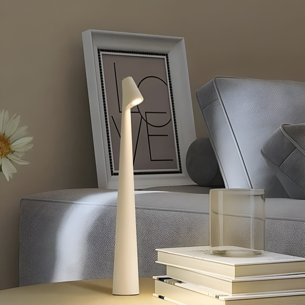 Minimalistisk nordisk bordlampe | elesira