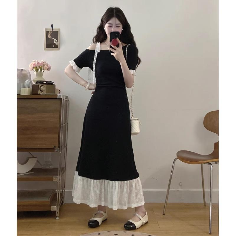 Robe Longue à Empiècement en Dentelle — Coupe Cintrée Élégante