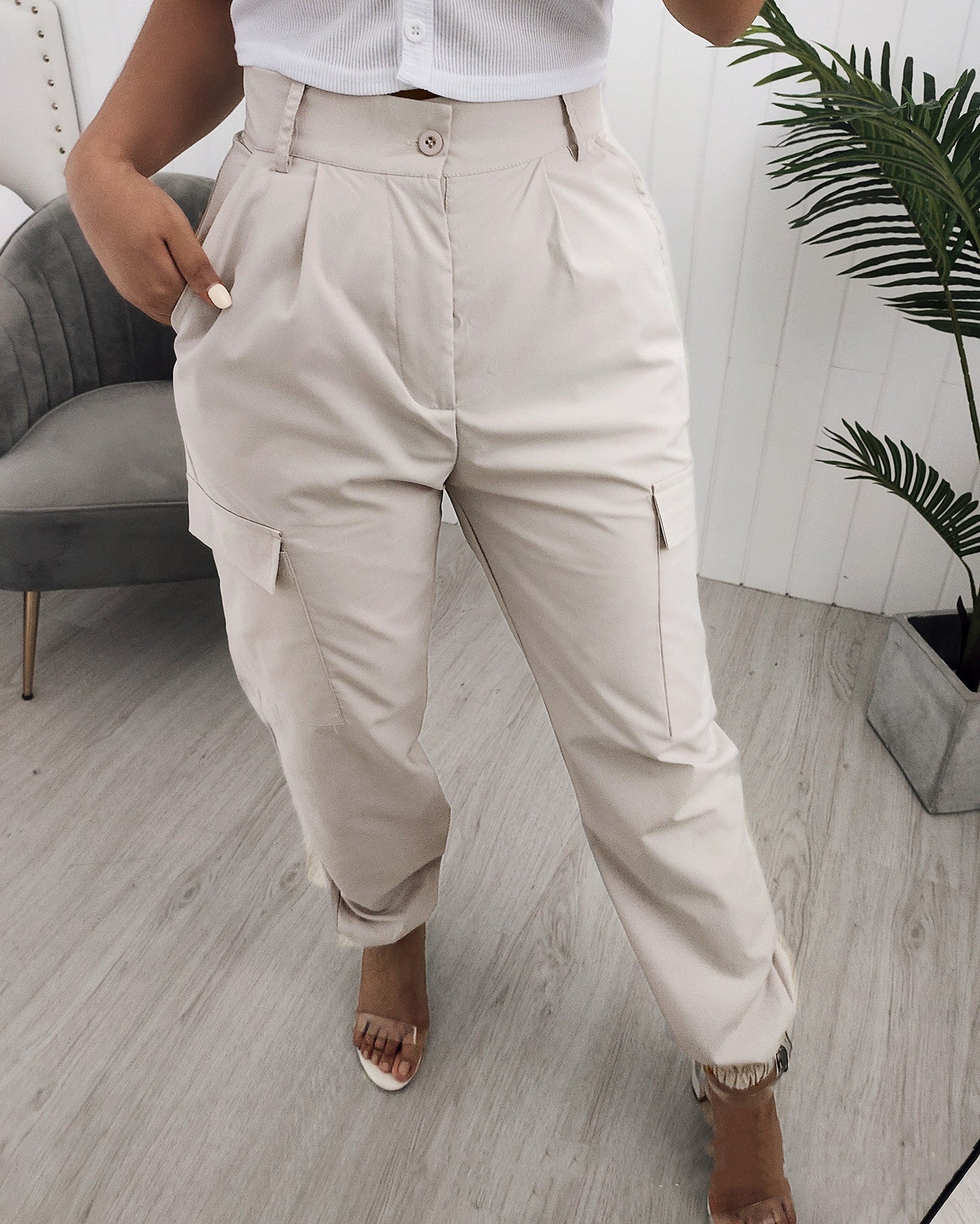 Pantalon Cargo  Coupe Ajustée Chic avec Poches