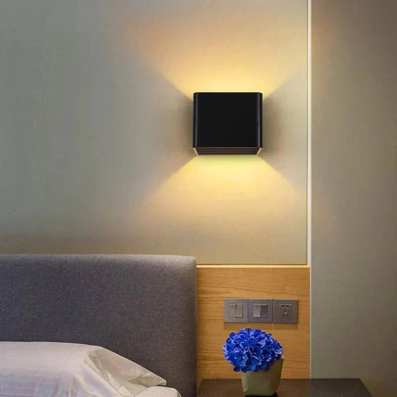 Trådløs kubisk LED-vegglampe – dimbar, USB-oppladbar (2-pakning) | elesira