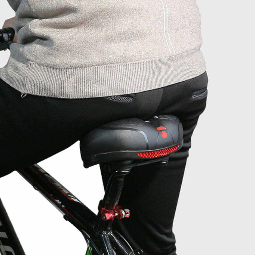 Belüfteter Fahrradsattel mit Stoßdämpfung und ergonomischem Design | elesira