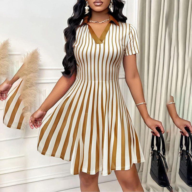 Robe Courte Femme Rayée Noir & Beige – Col V Évasée Élégante