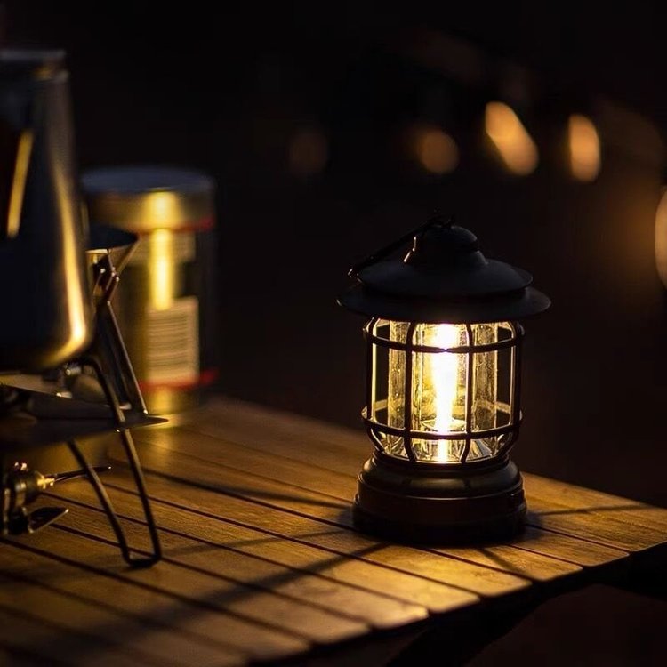 Portable Retro Camping Lamp | elesira