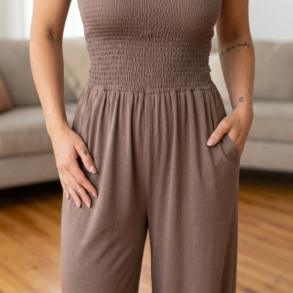 Veloria - Combinaison bustier smockée à jambes larges avec poches | elesira