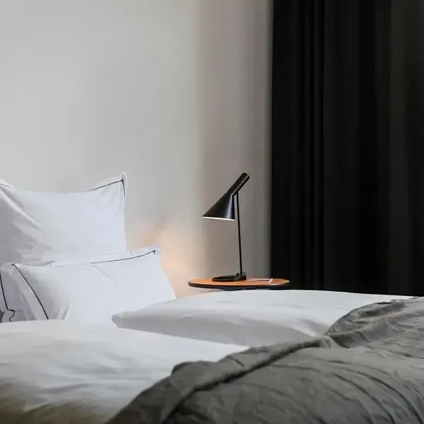 MinimalGlow – modern LED-es asztali lámpa letisztult kialakítással | elesira