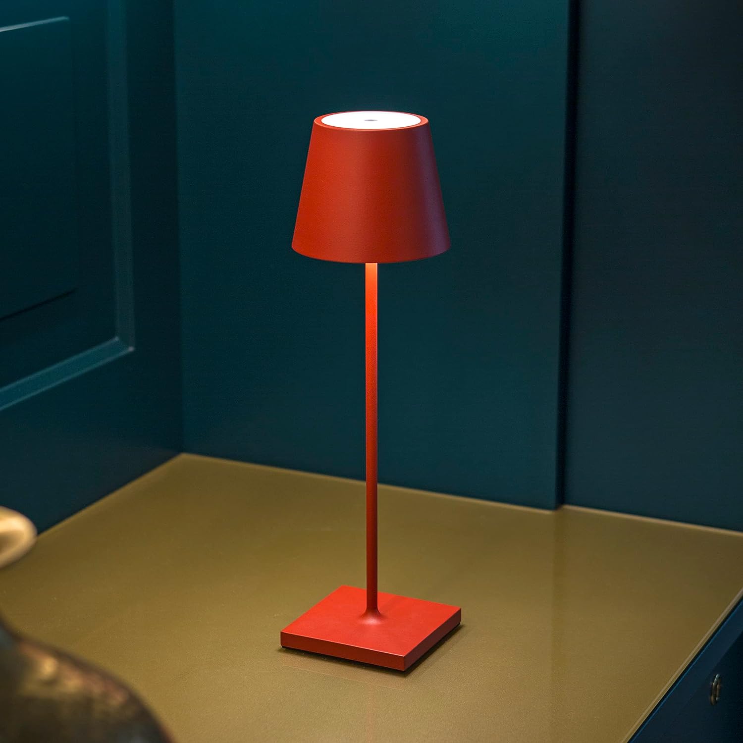 Lumenlux | Discount on multiple purchase - dimmable table lamp with USB -C | elesira
