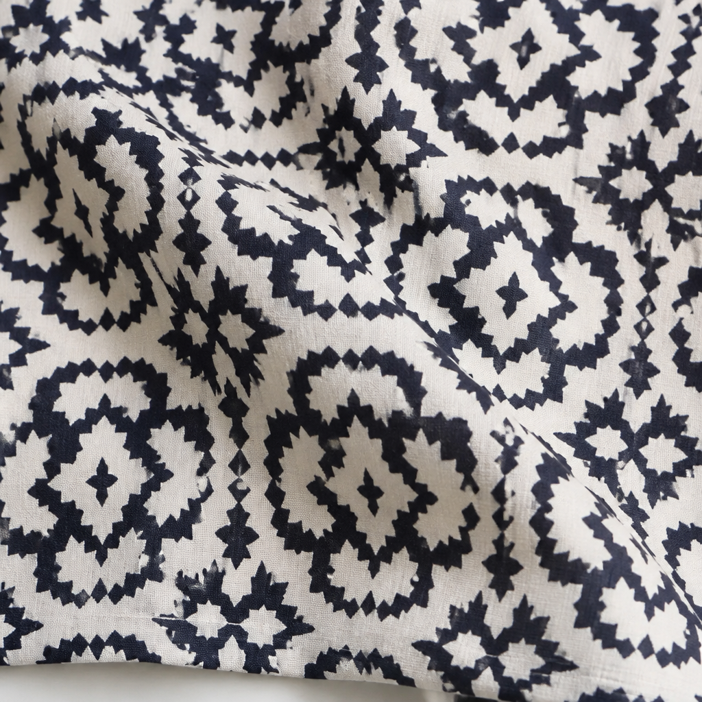 VireoLuxe – Scherp geometrische tuniek met broekset met rechte pijpen | elesira