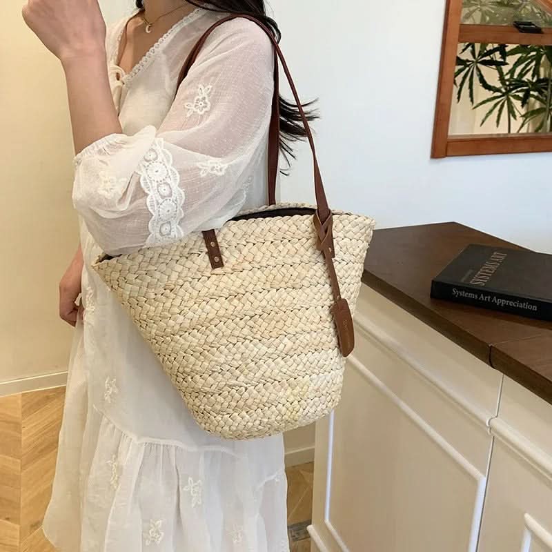 Woven Straw Tote Bag for Beach Use | elesira