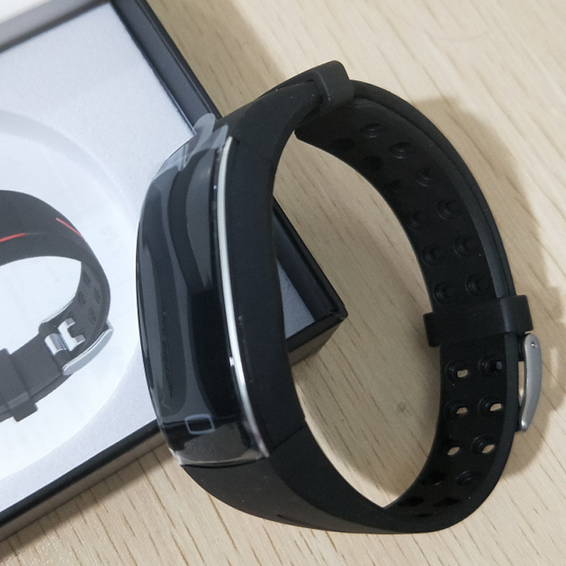 Alsidigt smartwatch med pulsmåling, blodtryksmåling og søvnregistrering | elesira
