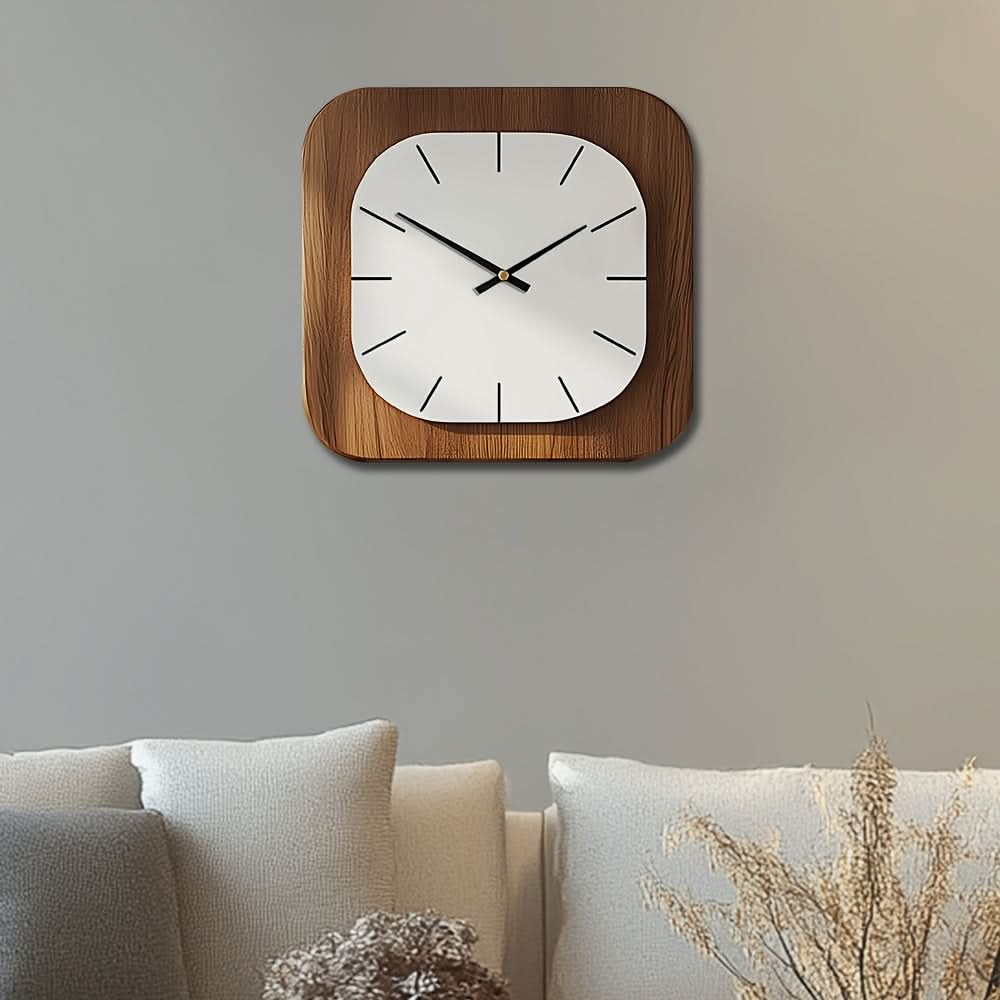 Firkantet vintageveggklokke med trefinish | elesira