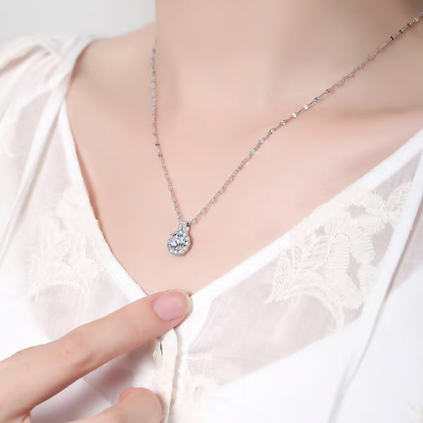 Soleria Necklace | Unleash a Radiant Confidence That Captivates Every Moment | elesira