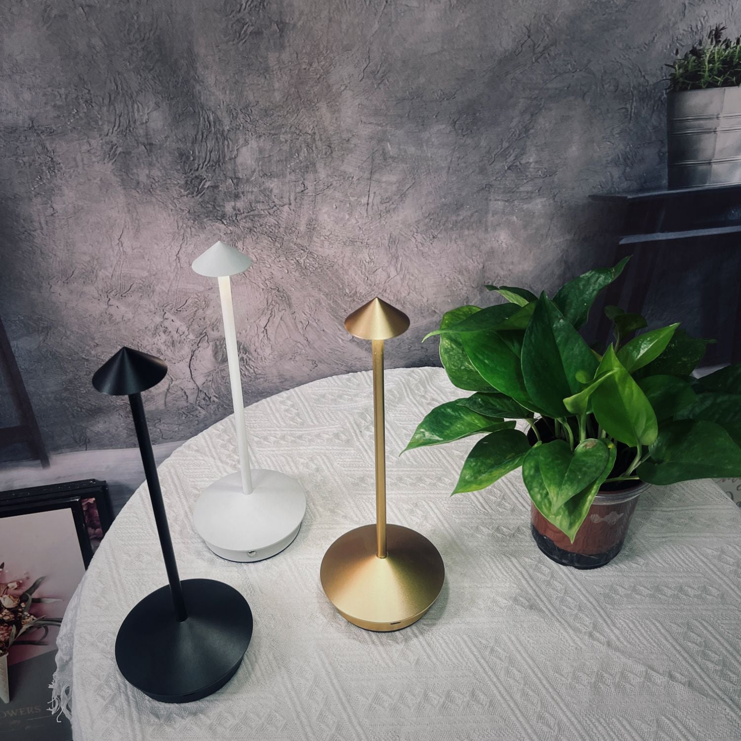 LumiGlow – Luxe Wireless Table Lamp with Memory Function and Adjustable Lighting | elesira