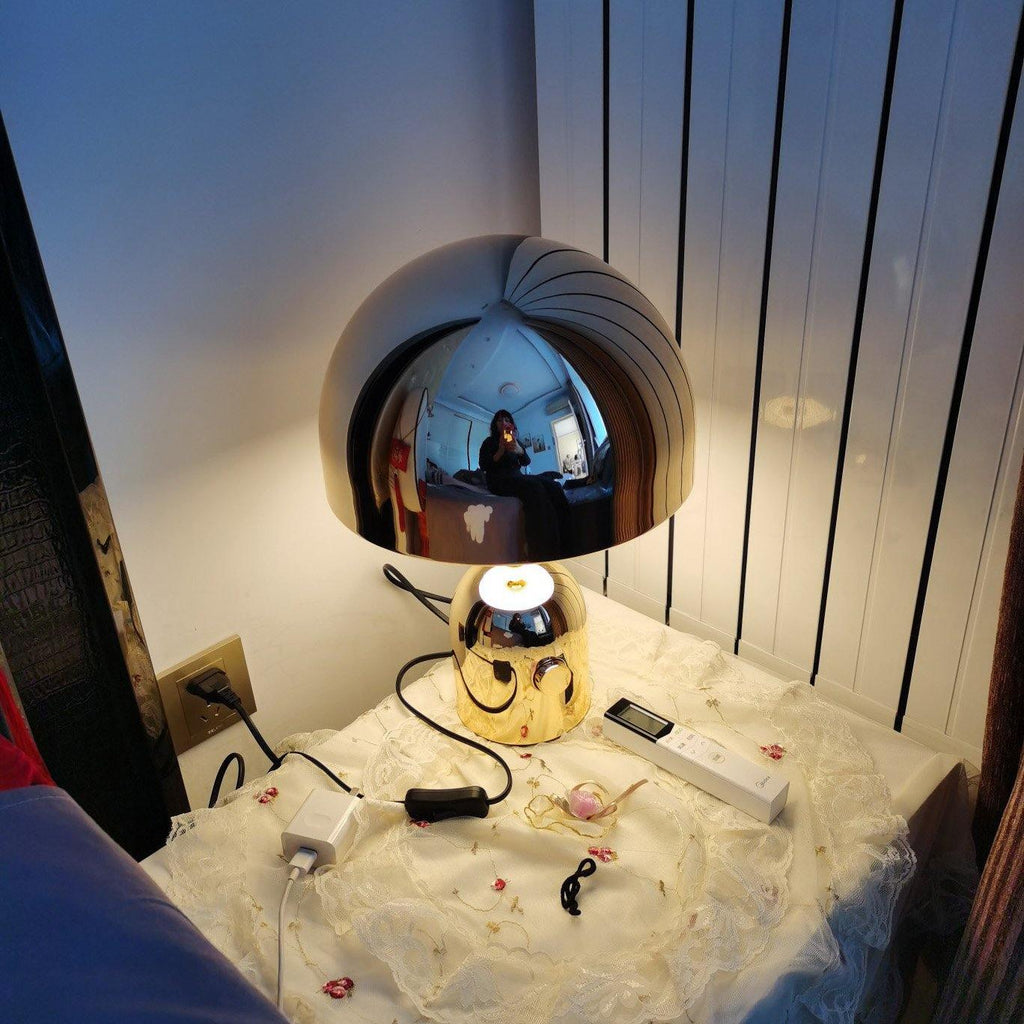 ChimeGlow - Bell table lamp, for an elegant touch of light | elesira