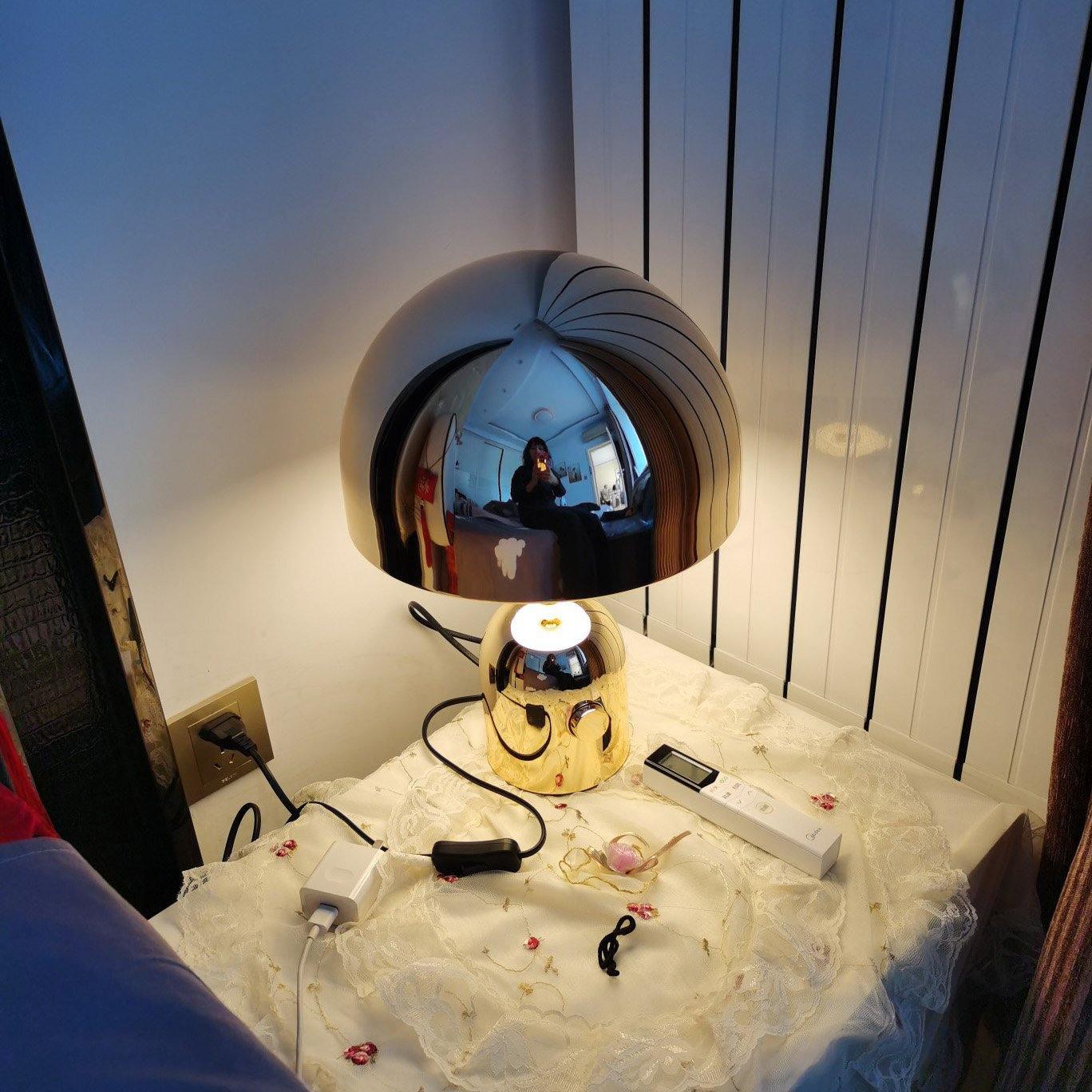 ChimeGlow - Bell table lamp, for an elegant touch of light | elesira