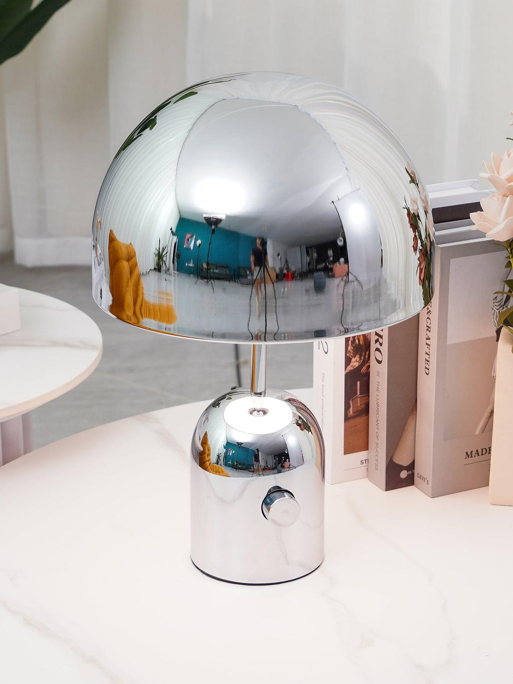 ChimeGlow - Bell table lamp, for an elegant touch of light | elesira