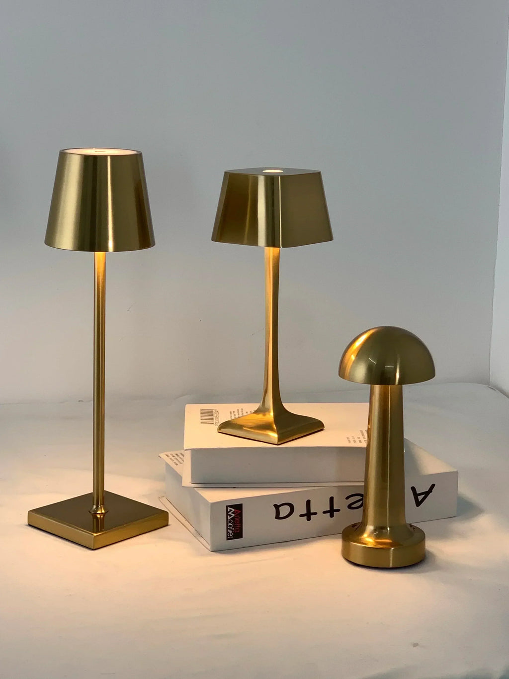 PowerGlow - USB Square Table Lamp | elesira