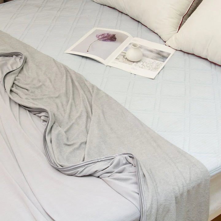 IceFabric Cotton Cooling Blanket Lightweight Breathable For Refreshing Sleep - Elesira