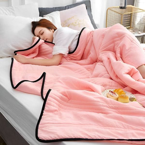 Breathable Cooling Blanket With Temperature Regulating Fabric For Sleep Comfort - Elesira