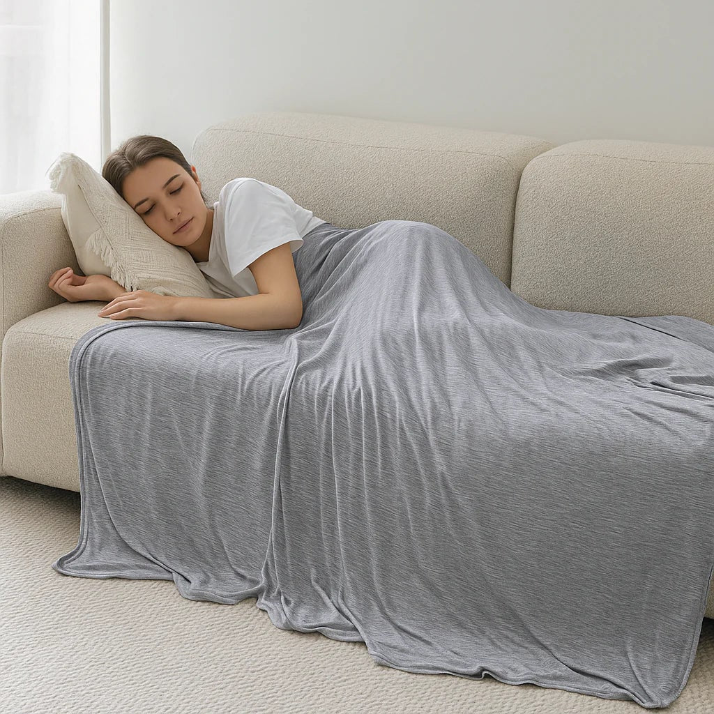 Cooling Blanket For Hot Sleepers With Breathable Fabric For Comfortable Sleep - Elesira