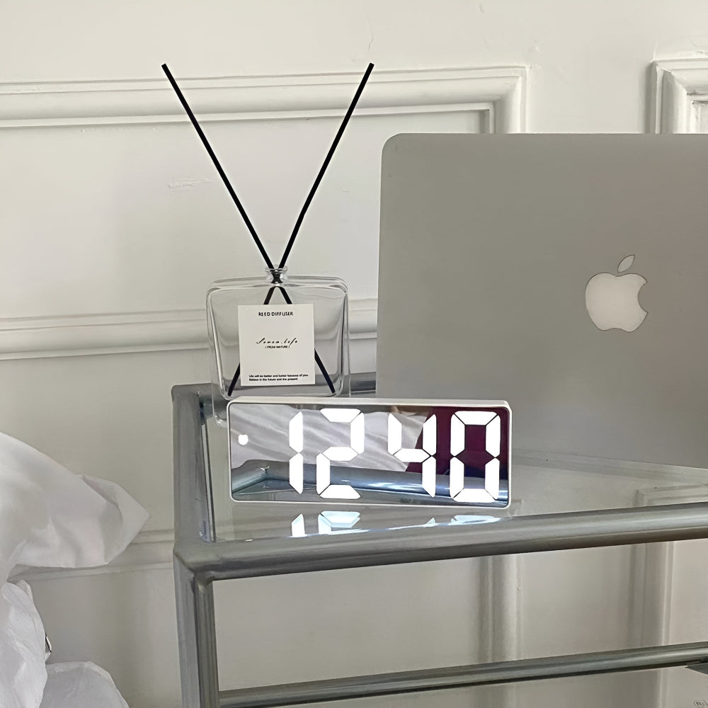 Strakke ledwekker met spiegeldisplay, USB en batterijopties | elesira