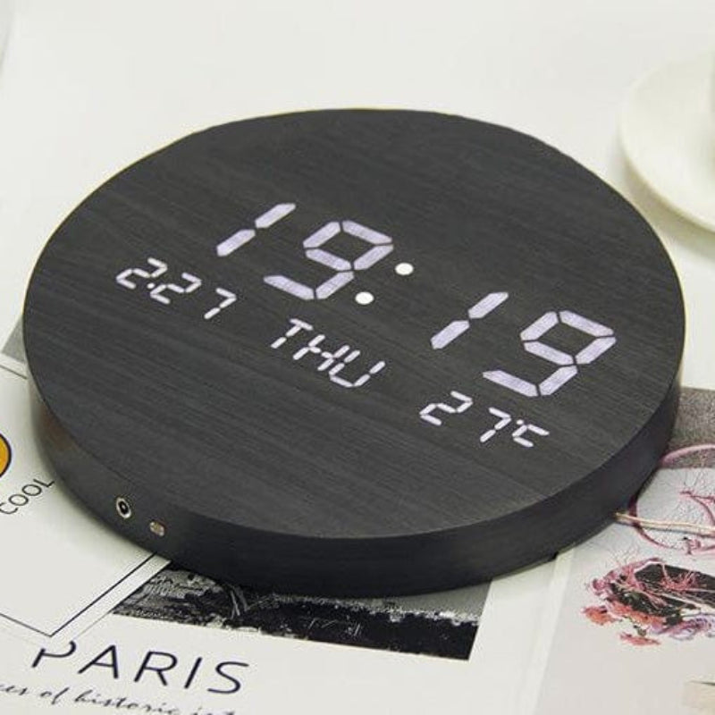 Sleek Modern Wall Clock – LED Display, Cordless Design, 7.68 Inch | elesira