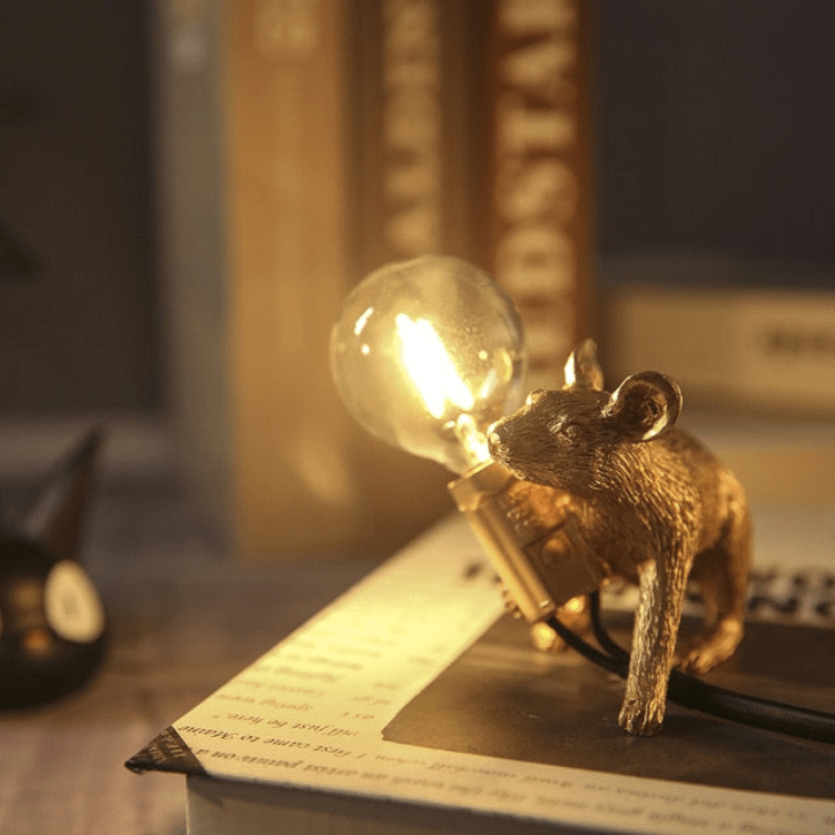 Candeeiro de mesa com rato divertido – luz LED única para qualquer espaço | elesira