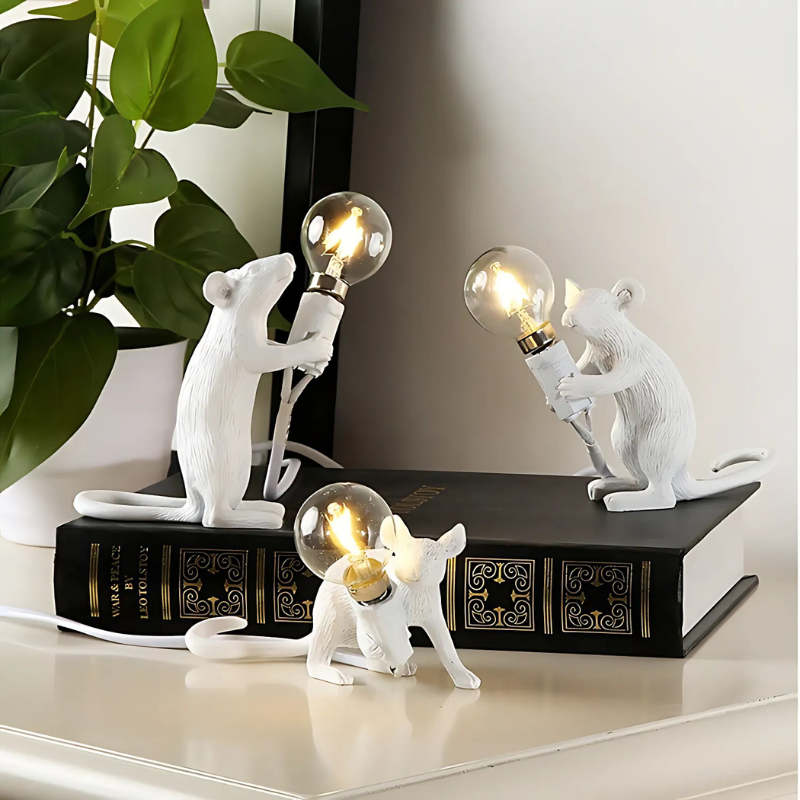Candeeiro de mesa com rato divertido – luz LED única para qualquer espaço | elesira