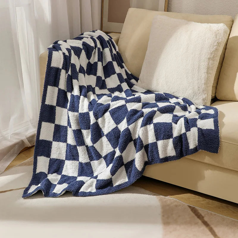 Elegante coperta in velluto nordico per la casa, con un'elegante fantasia a quadri, per interni accoglienti - Elesira