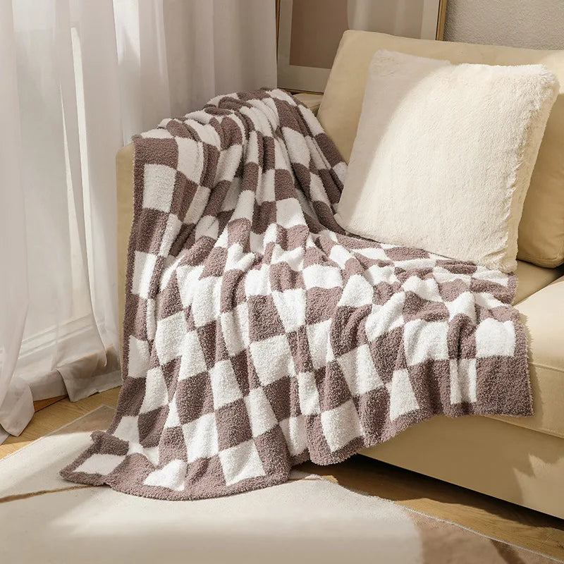 Elegante coperta in velluto nordico per la casa, con un'elegante fantasia a quadri, per interni accoglienti - Elesira