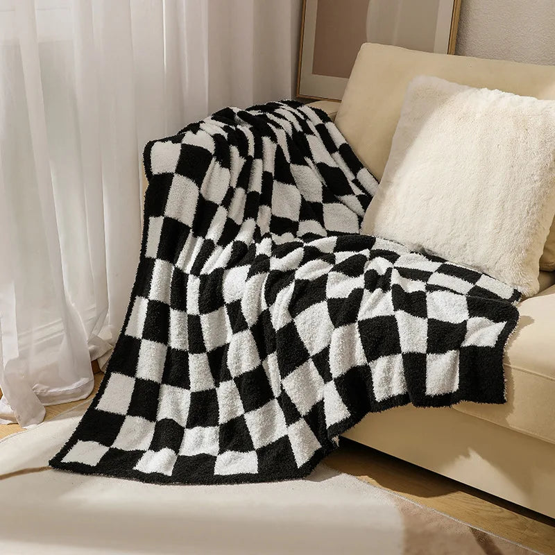 Elegante coperta in velluto nordico per la casa, con un'elegante fantasia a quadri, per interni accoglienti - Elesira