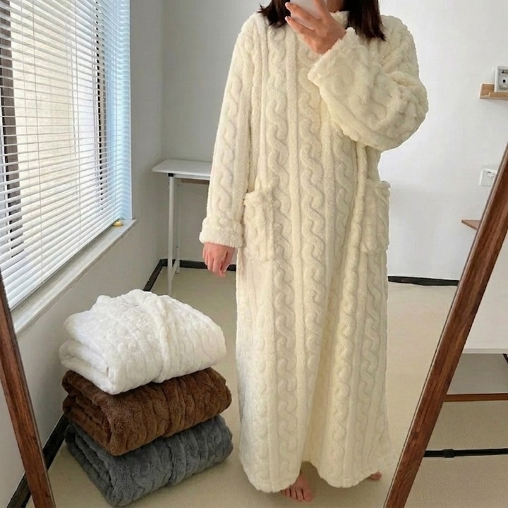 Warm Fleece Nightdress – Comfort for Chilly Evenings | elesira