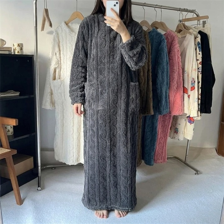 Warm Fleece Nightdress – Comfort for Chilly Evenings | elesira