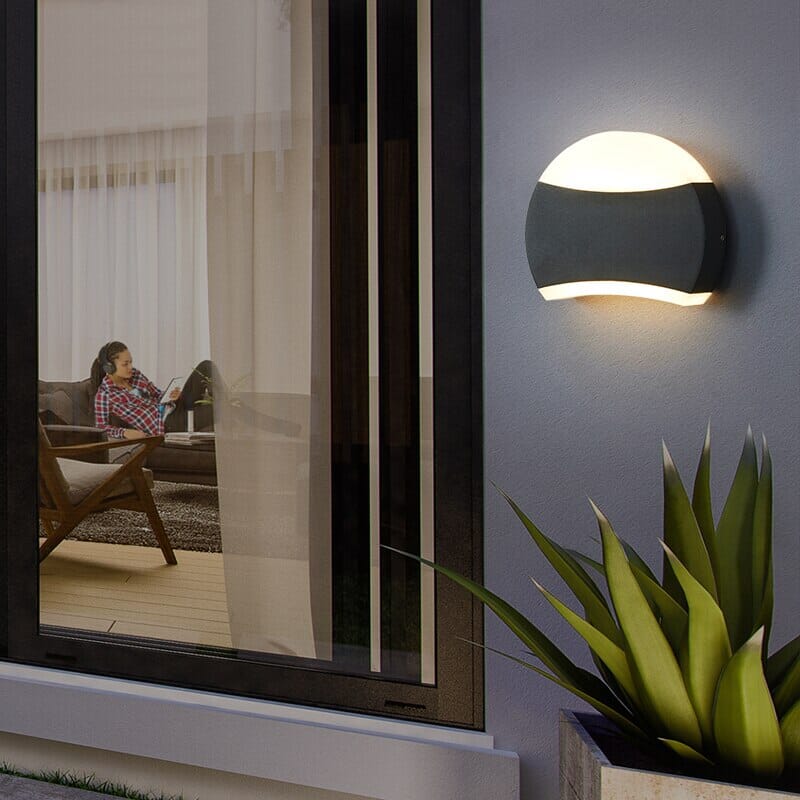 Circle Outdoor Wall Light | elesira