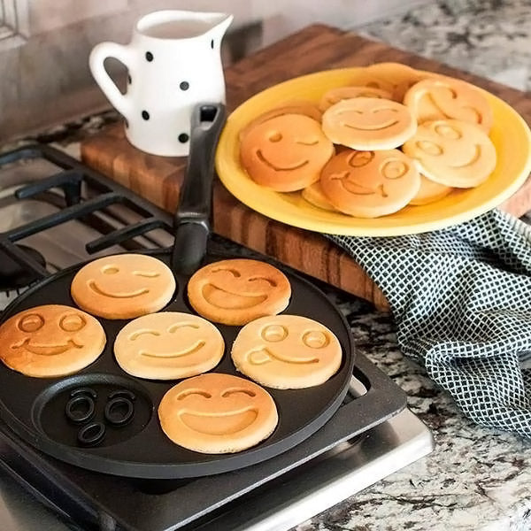 Pandekagemaskine med smileys til en glad start på morgenen | elesira