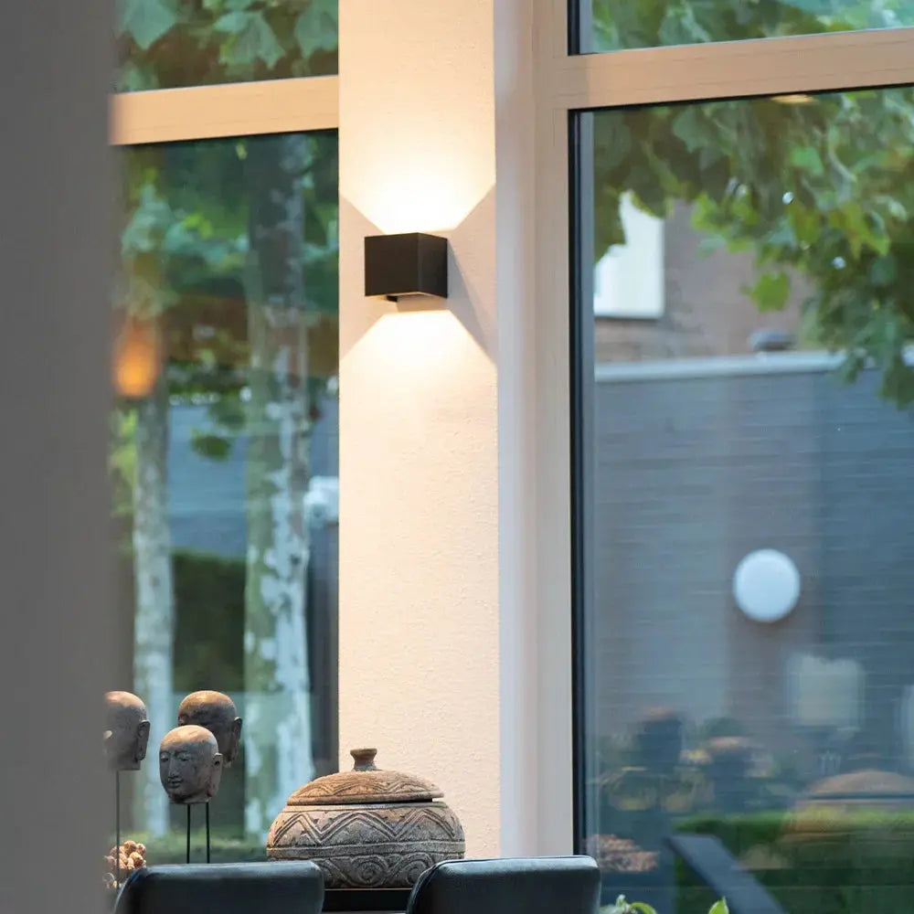 Trådløs kubisk LED-vegglampe – dimbar, USB-oppladbar (2-pakning) | elesira