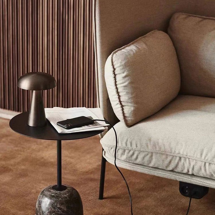 Bezdrátová stolní lampa – teplé světlo – odolná kovová základna | elesira