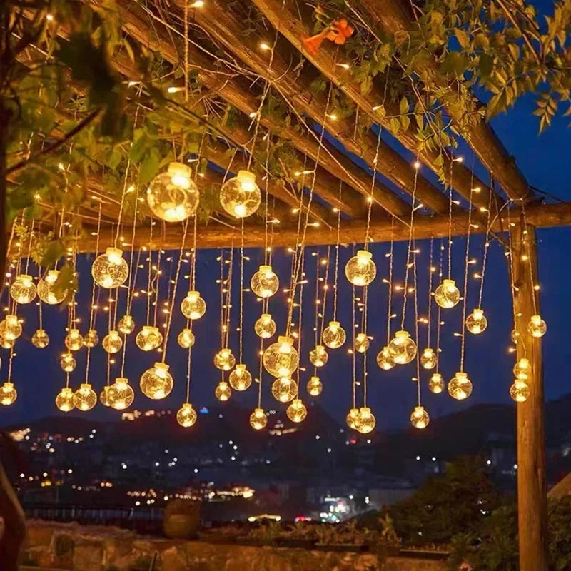 Ghirlanda luminosa da esterno impermeabile con lampadine LED solari | elesira