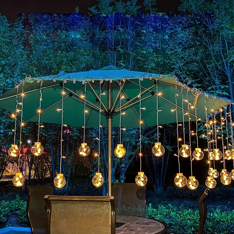 Ghirlanda luminosa da esterno impermeabile con lampadine LED solari | elesira