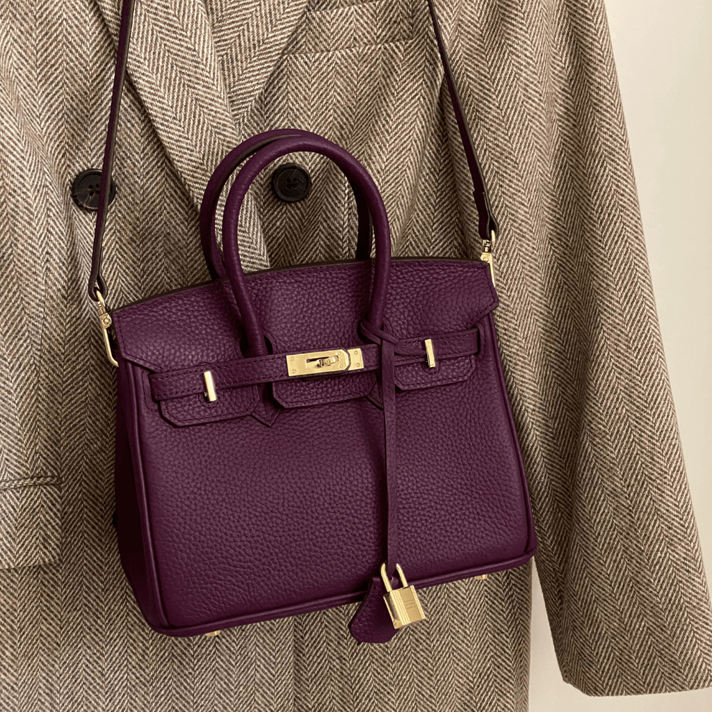Elegante Ledertasche mit verstellbarem Riemen und großzügigem Stauraum | elesira