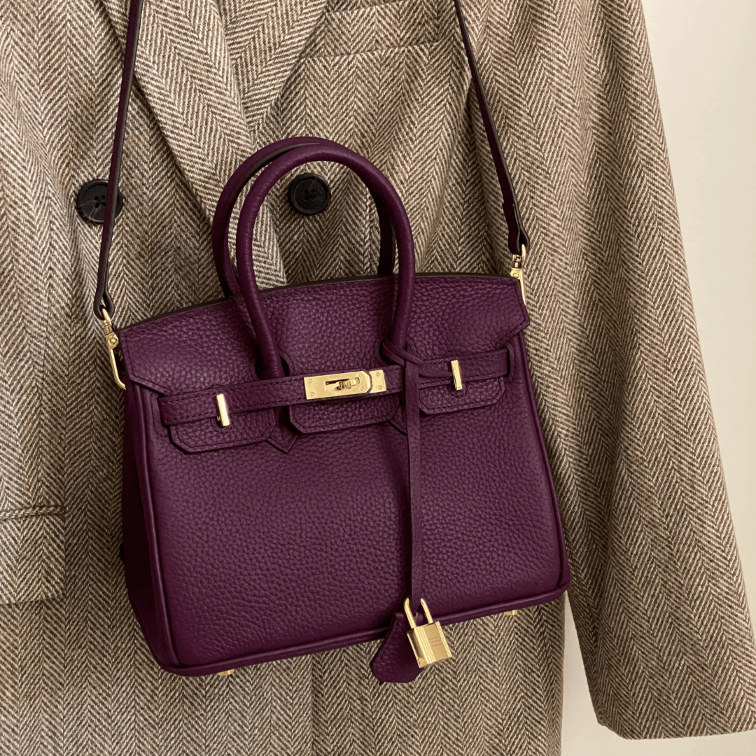 Elegante Ledertasche mit verstellbarem Riemen und großzügigem Stauraum | elesira