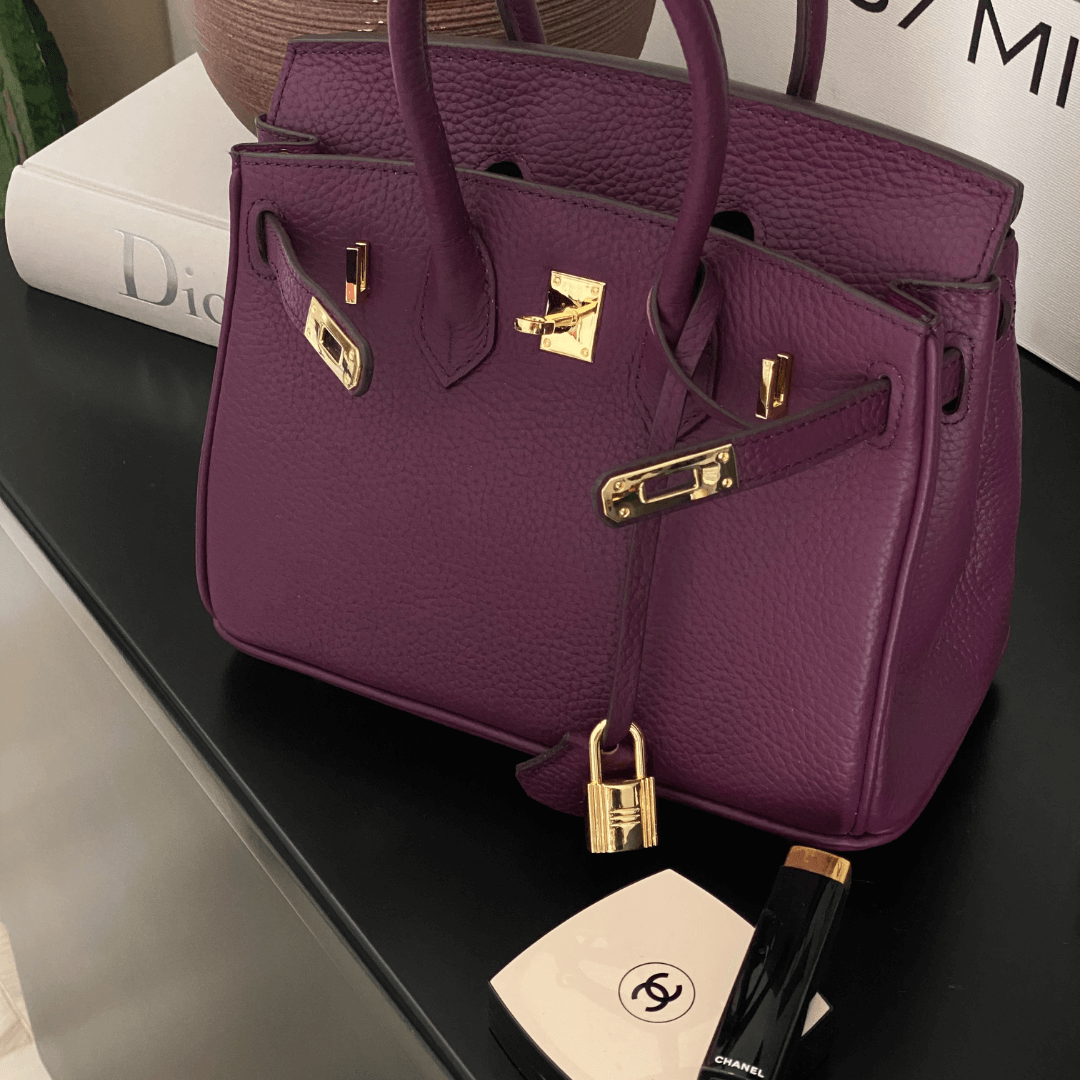 Elegante Ledertasche mit verstellbarem Riemen und großzügigem Stauraum | elesira