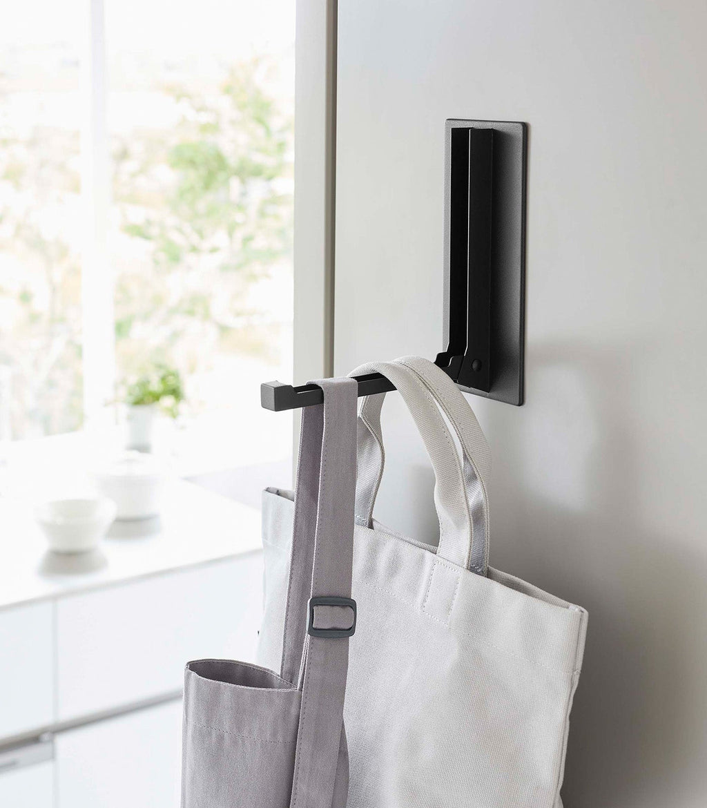 Pladsbesparende sammenfoldelig krog med magnetisk design | elesira