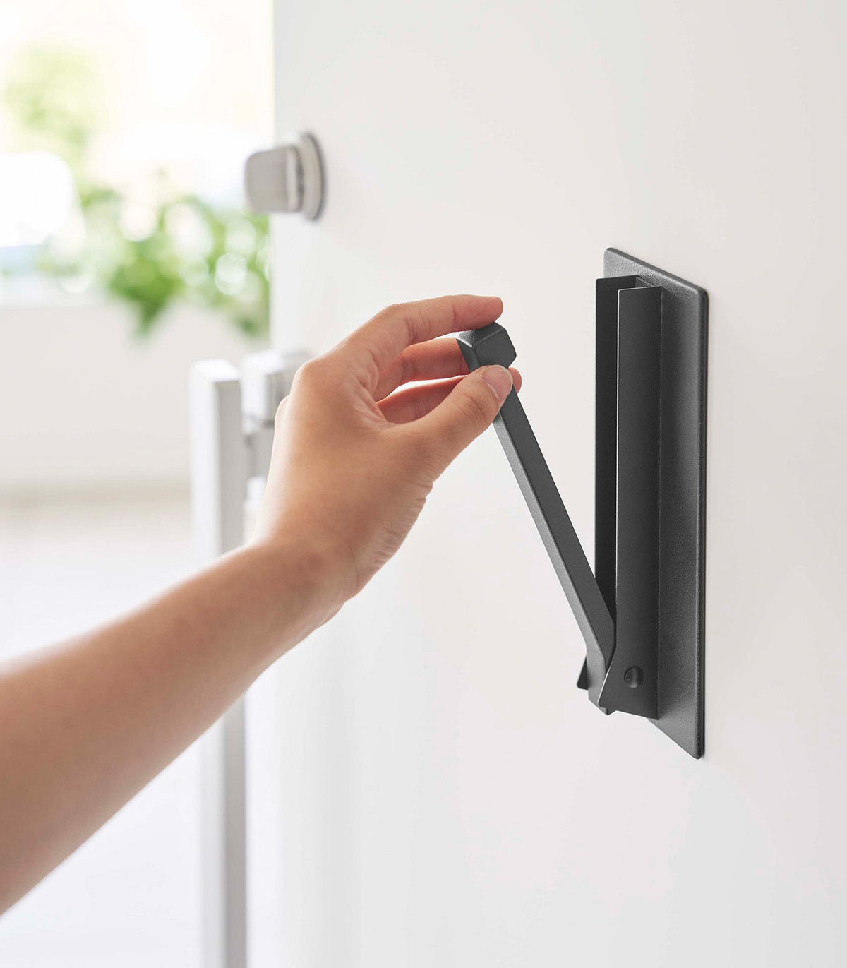 Pladsbesparende sammenfoldelig krog med magnetisk design | elesira
