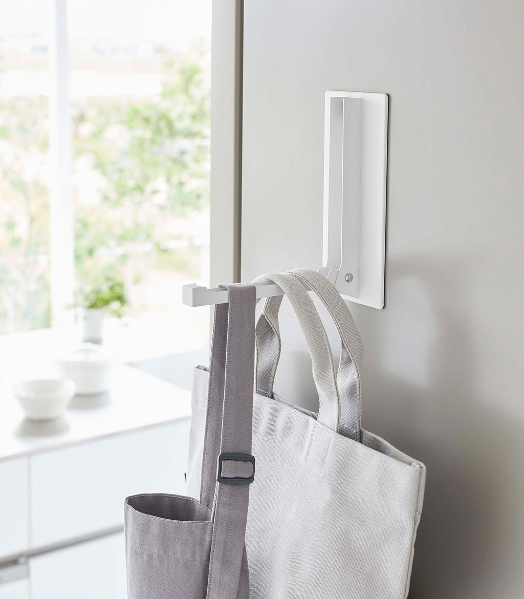 Pladsbesparende sammenfoldelig krog med magnetisk design | elesira