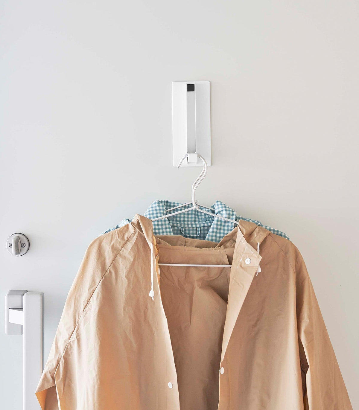Pladsbesparende sammenfoldelig krog med magnetisk design | elesira