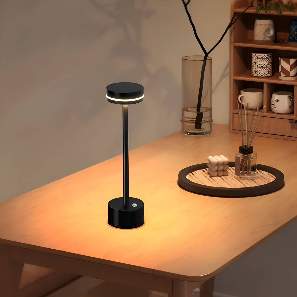 LumaTouch | Genopladelig bordlampe med touchaktivering og dæmpbar LED | elesira