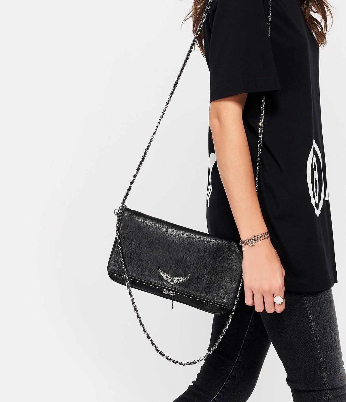 Tyylikäs minimalistinen clutch-laukku kaikkiin tilaisuuksiin | elesira