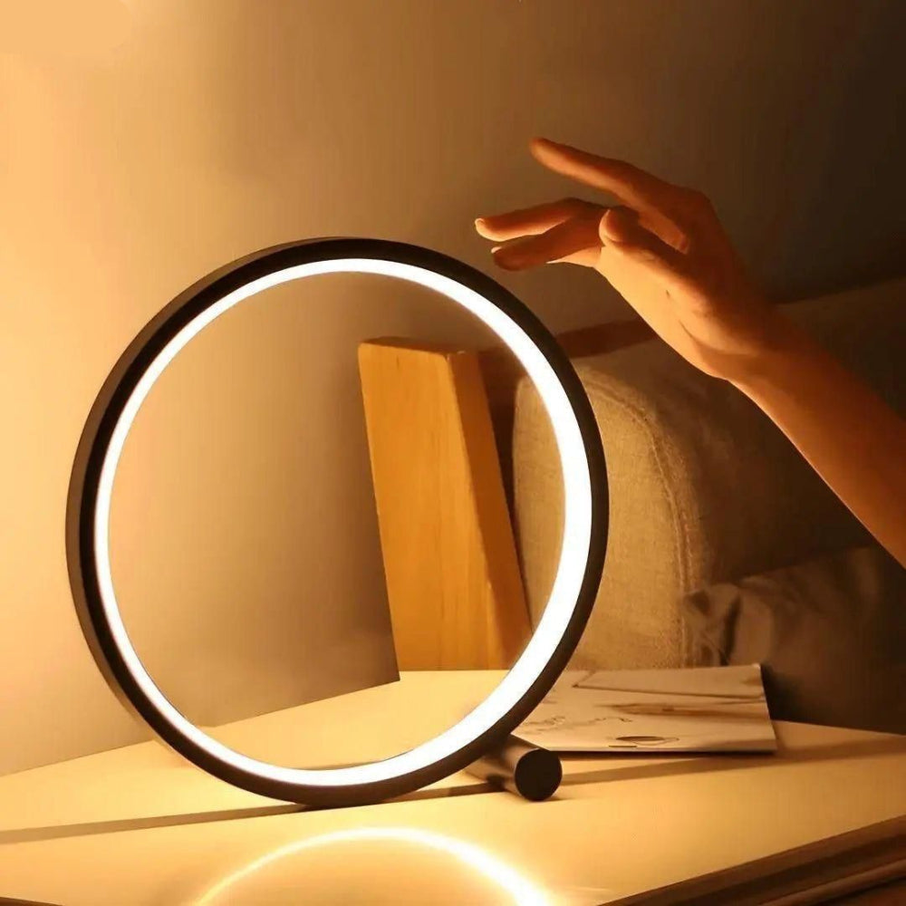 Elegant LED-cirkelbordlampe med touchbetjening og varmt lys | elesira